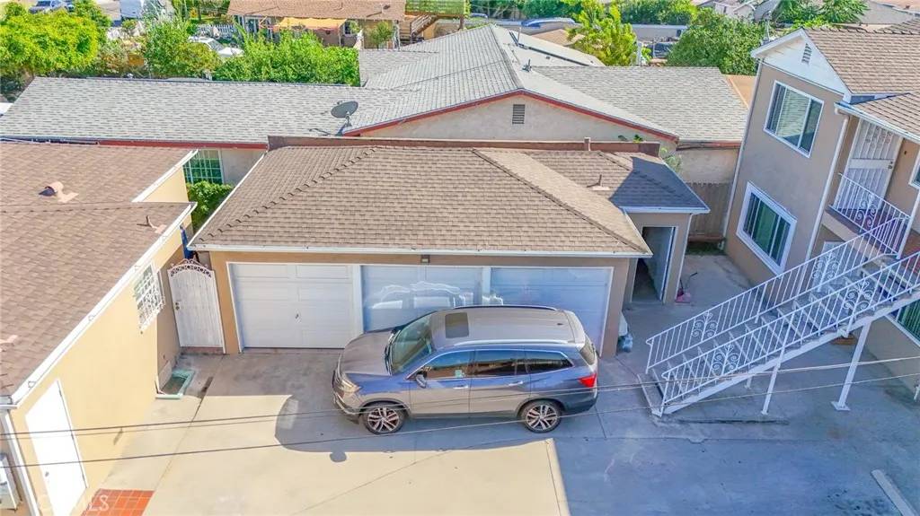 Bell, CA 90201,6521 Walker Avenue
