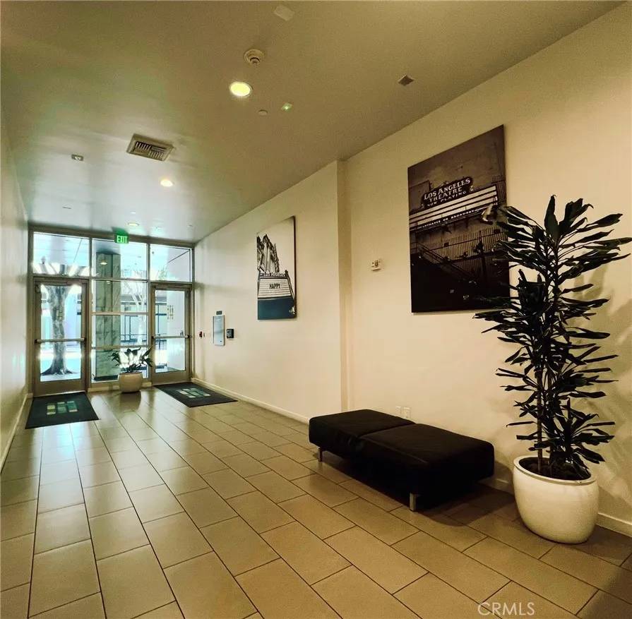 Los Angeles, CA 90017,630 W 6th Street #611