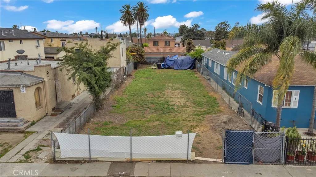 Los Angeles, CA 90003,214 W 92nd