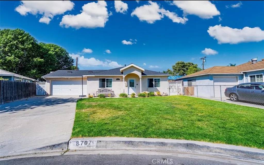 Downey, CA 90242,8707 Byers Street