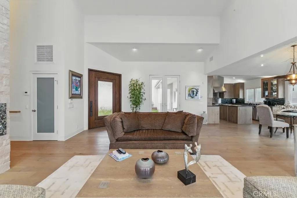 Malibu, CA 90265,2501 Barrymore Drive