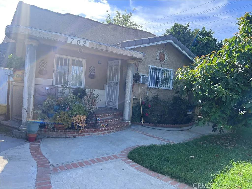 Compton, CA 90221,702 N Burris Avenue