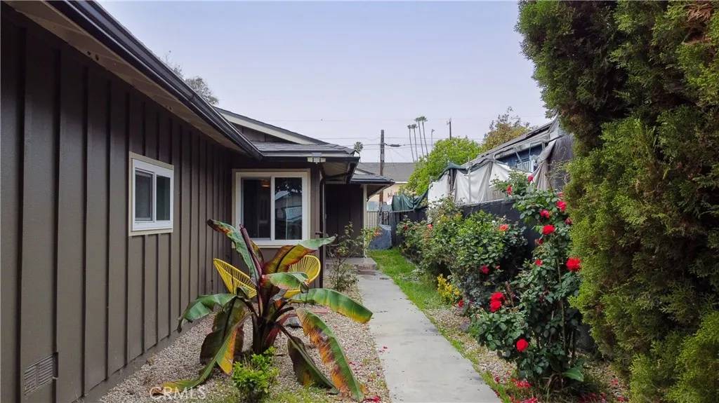Los Angeles, CA 90044,6907 Bonsallo Avenue