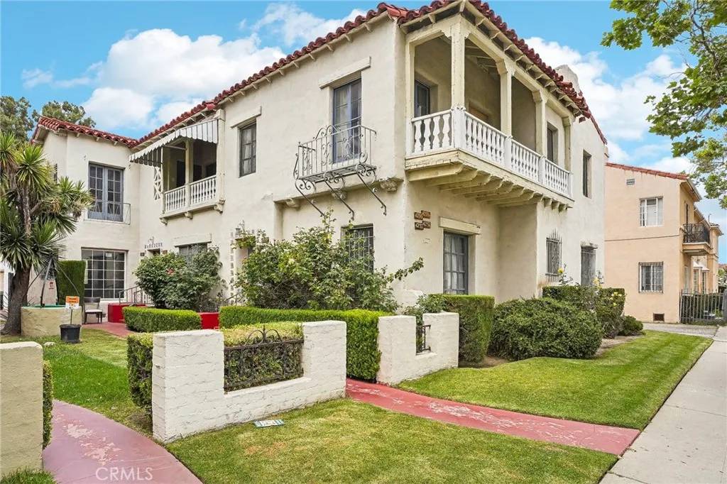 Los Angeles, CA 90008,4235 Garthwaite Avenue