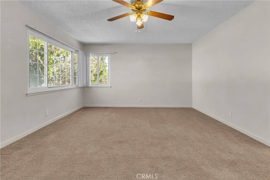 Barstow, CA 92311,560 E Mountain View St