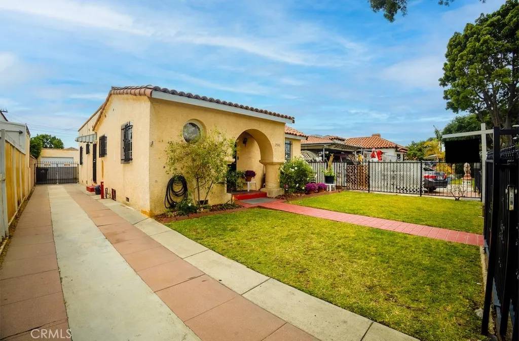 South Gate, CA 90280,2946 Missouri Avenue