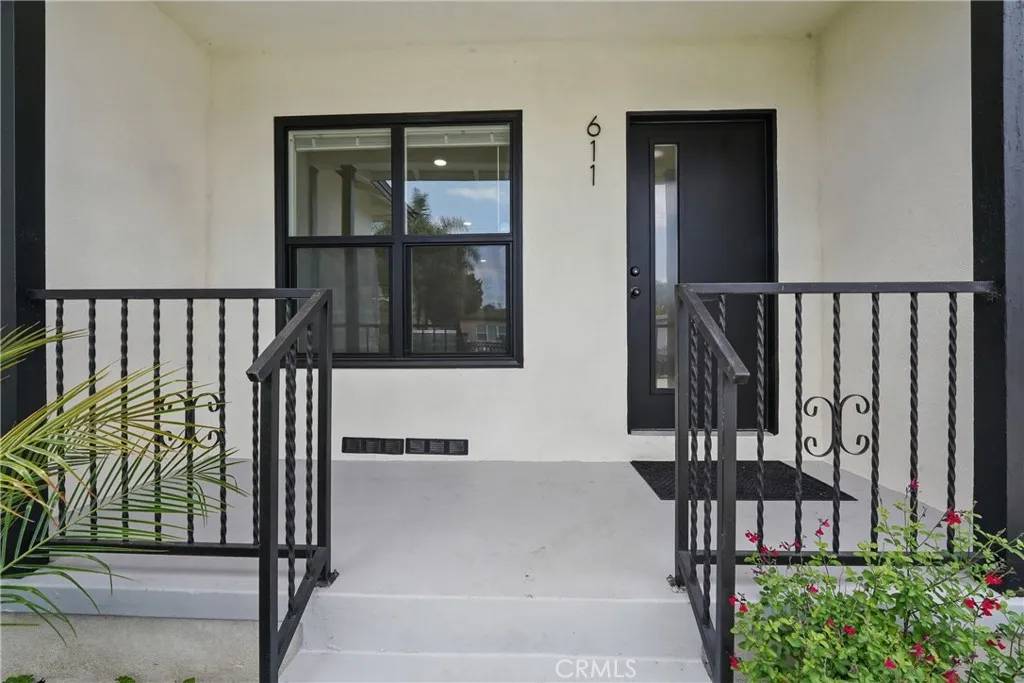 Compton, CA 90221,611 S Thorson Avenue