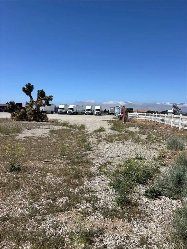 Oak Hills, CA 92344,11971 Mission
