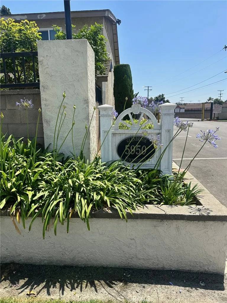 South Gate, CA 90280,5950 IMPERIAL Highway #48