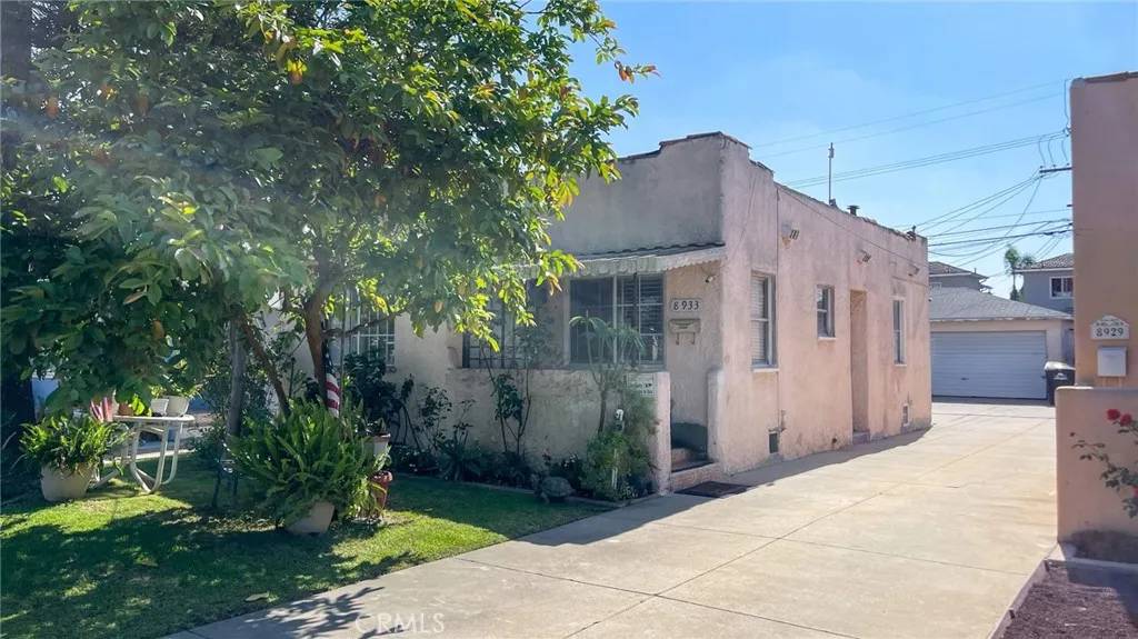 South Gate, CA 90280,8933 Bowman Avenue