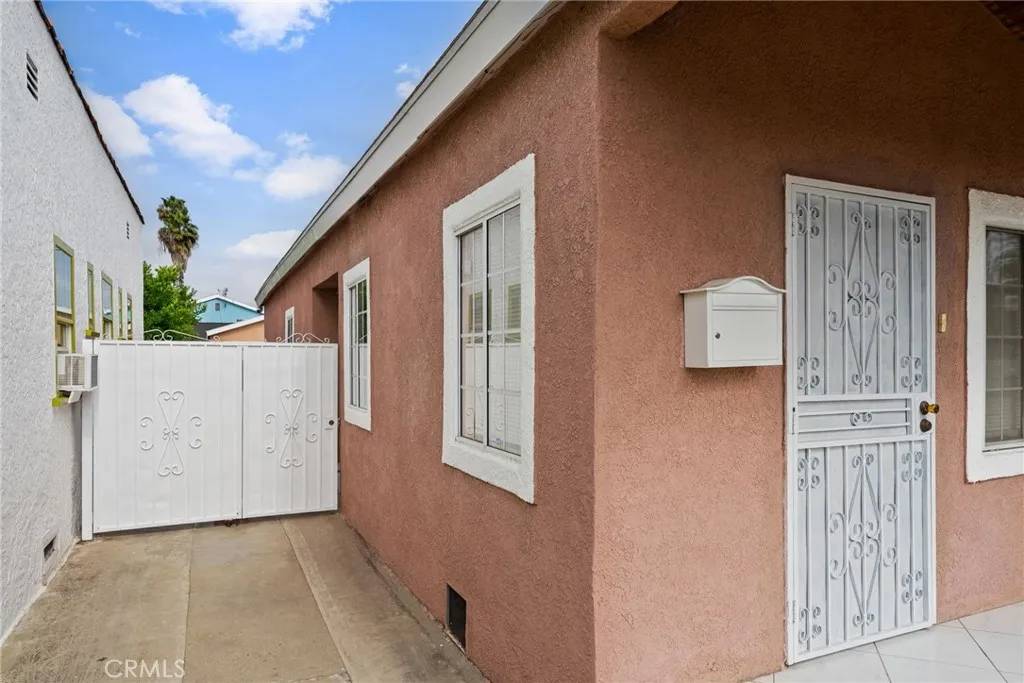 South Gate, CA 90280,9637 San Carlos Avenue