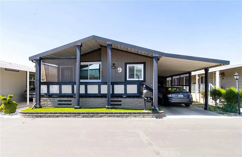 Placentia, CA 92870,161 E Orangethorpe #9