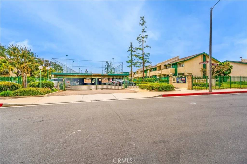 La Mirada, CA 90638,15321 Santa Gertrudes Avenue #J210