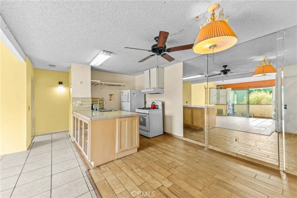 La Mirada, CA 90638,15321 Santa Gertrudes Avenue #J210