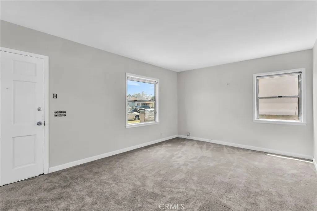 Compton, CA 90221,14403 S White Ave