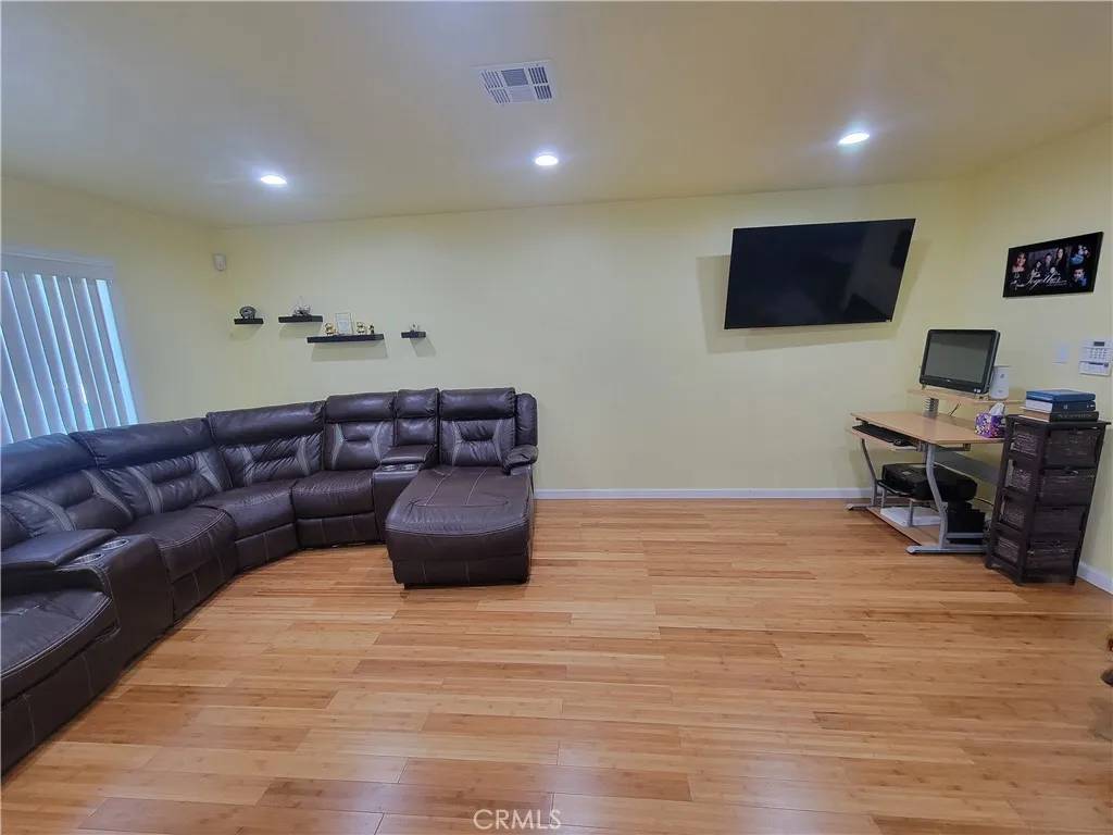 Los Angeles, CA 90059,13115 Mckinley Avenue
