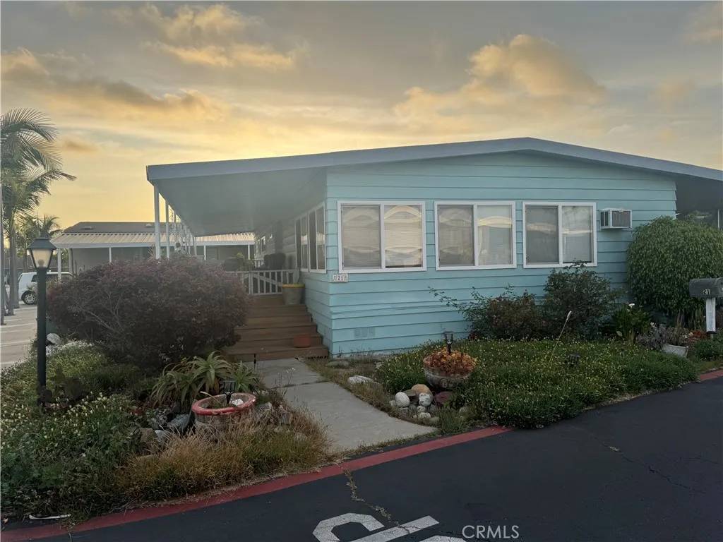 Huntington Beach, CA 92646,19361 Brookhurst #21