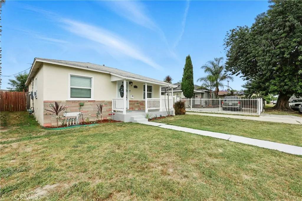 Compton, CA 90220,210 W Tichenor Street
