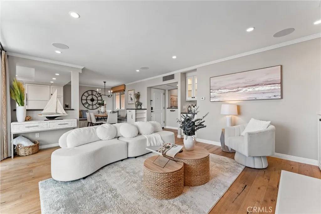Long Beach, CA 90803,201 Bay Shore Avenue #305