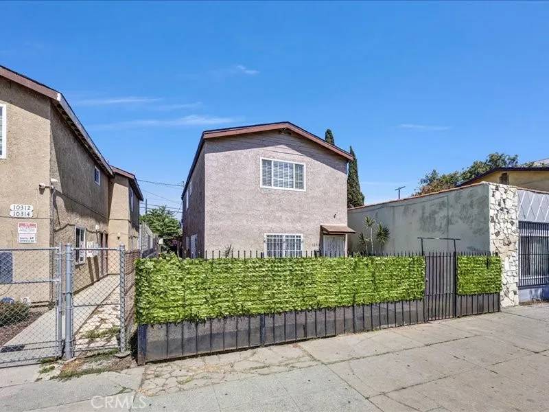 Los Angeles, CA 90003,10316 S San Pedro Street