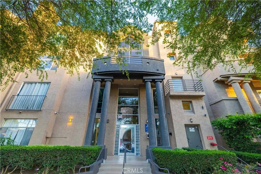 Long Beach, CA 90802,640 W 4th Street #308
