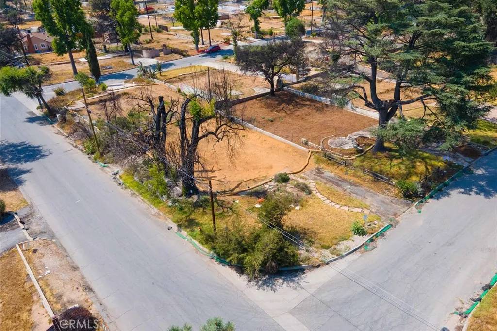 Altadena, CA 91001,3235 Summit Avenue