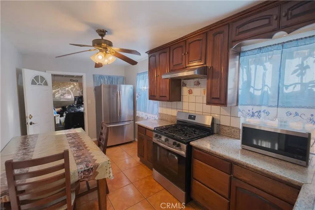 Compton, CA 90222,2534 E 127th St