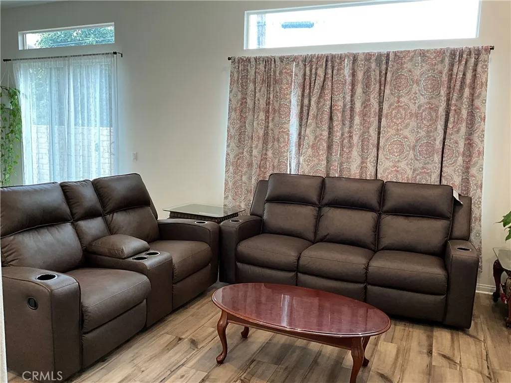 Rialto, CA 92376,365 Huntington Court