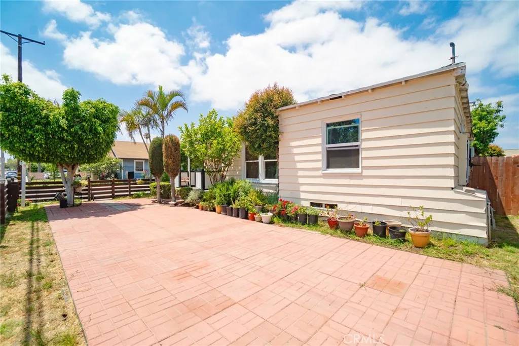 Long Beach, CA 90810,1335 W Burnett Street
