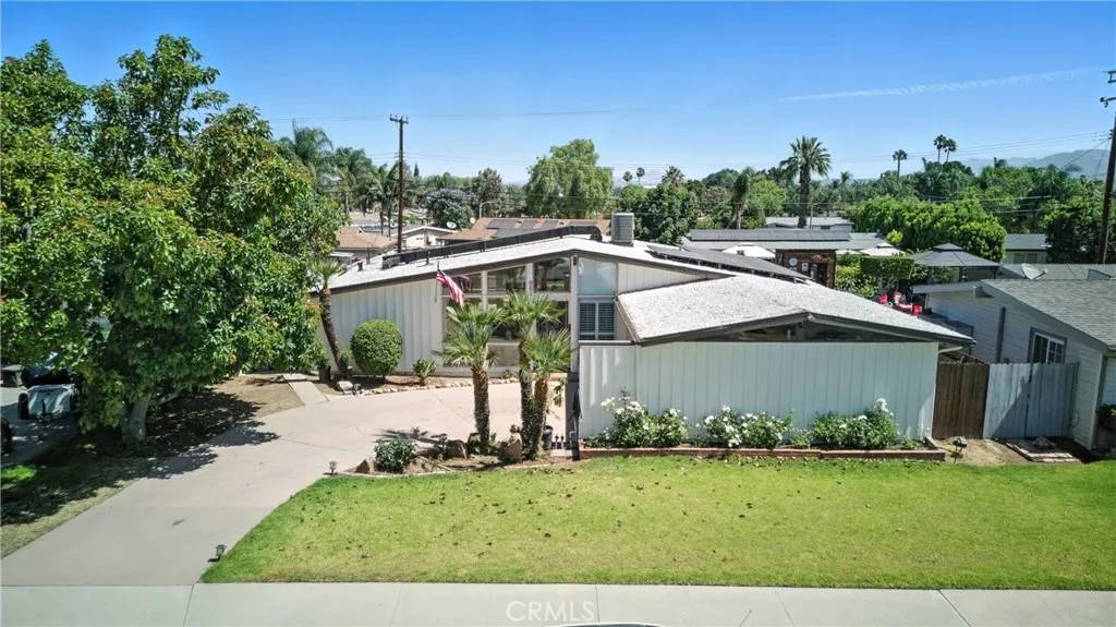 Corona, CA 92882,951 W Olive Street