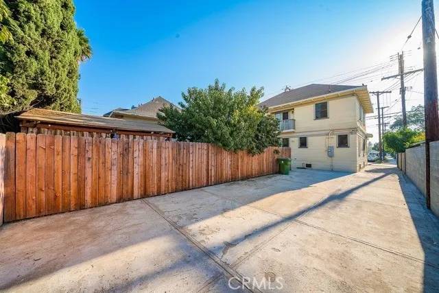 Los Angeles, CA 90007,2109 Toberman Street