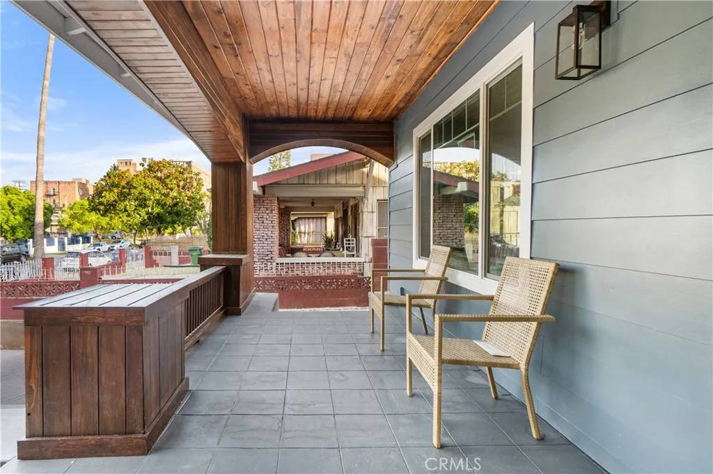 Los Angeles, CA 90004,229 S Kingsley Drive