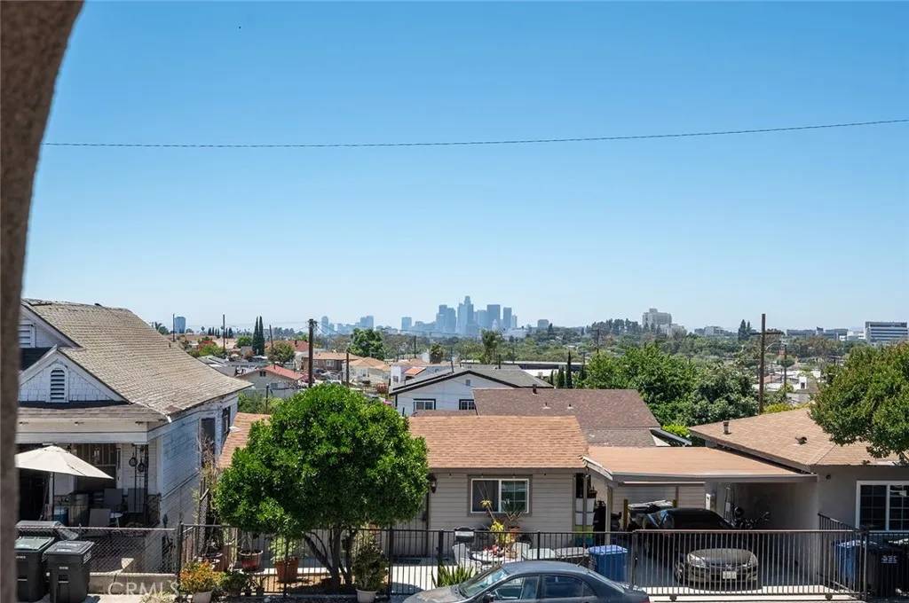 Los Angeles, CA 90063,1516 Kurtz Ave.