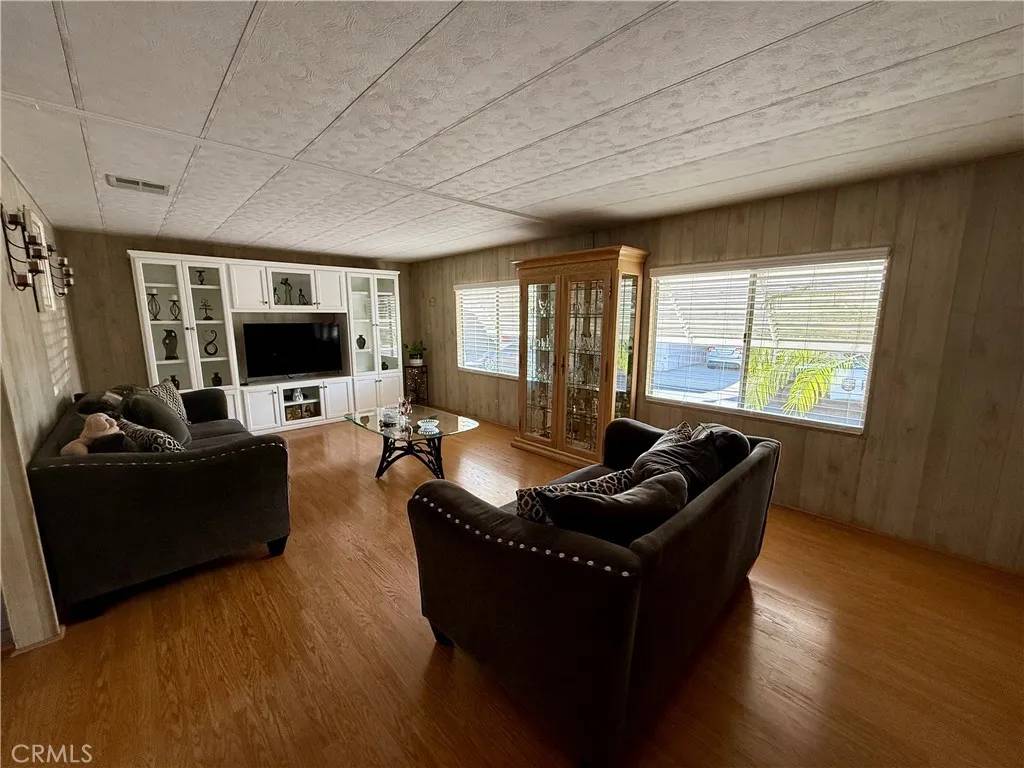 La Verne, CA 91750,2755 Arrow Hwy #111
