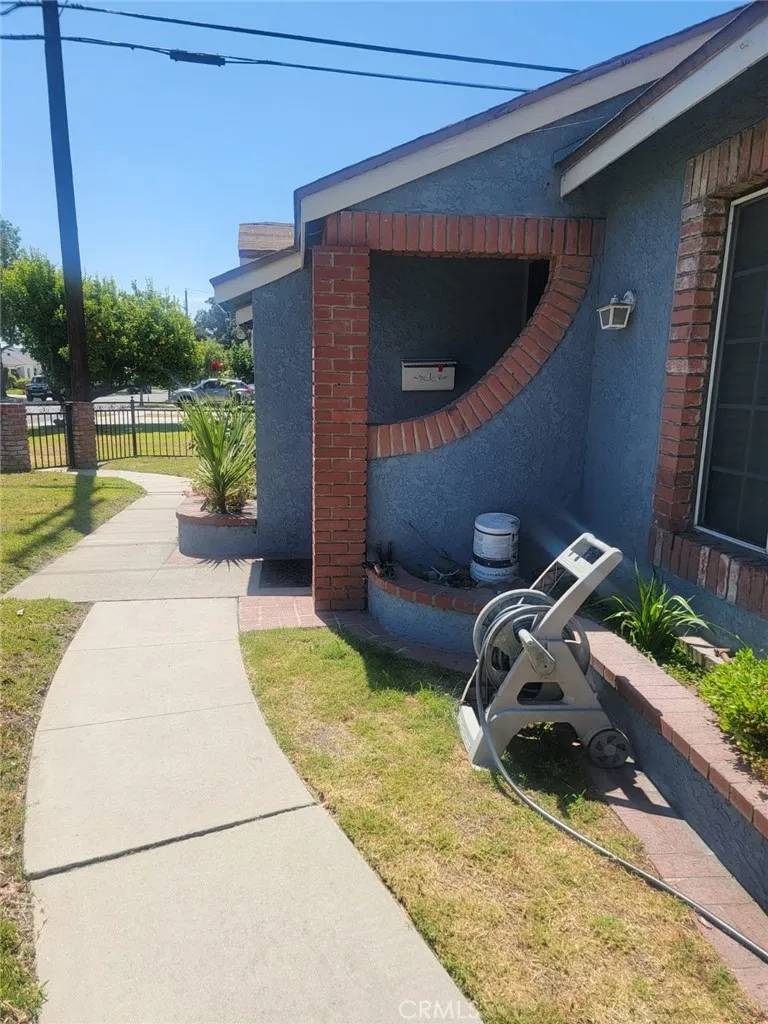 Downey, CA 90242,8502 Borson Street