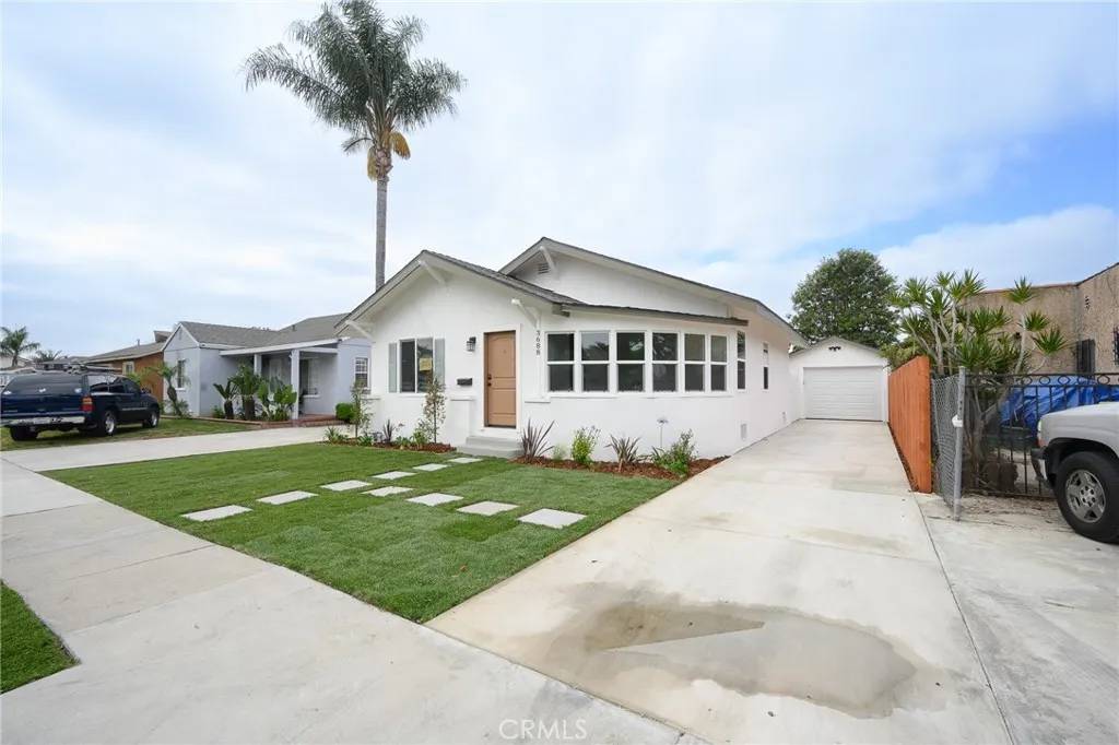 Lynwood, CA 90262,3688 Walnut Avenue