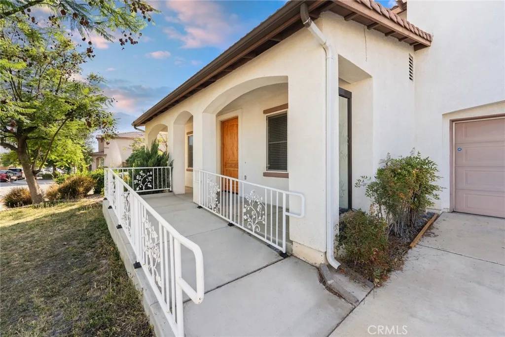 Moreno Valley, CA 92555,27132 Golden Field Court