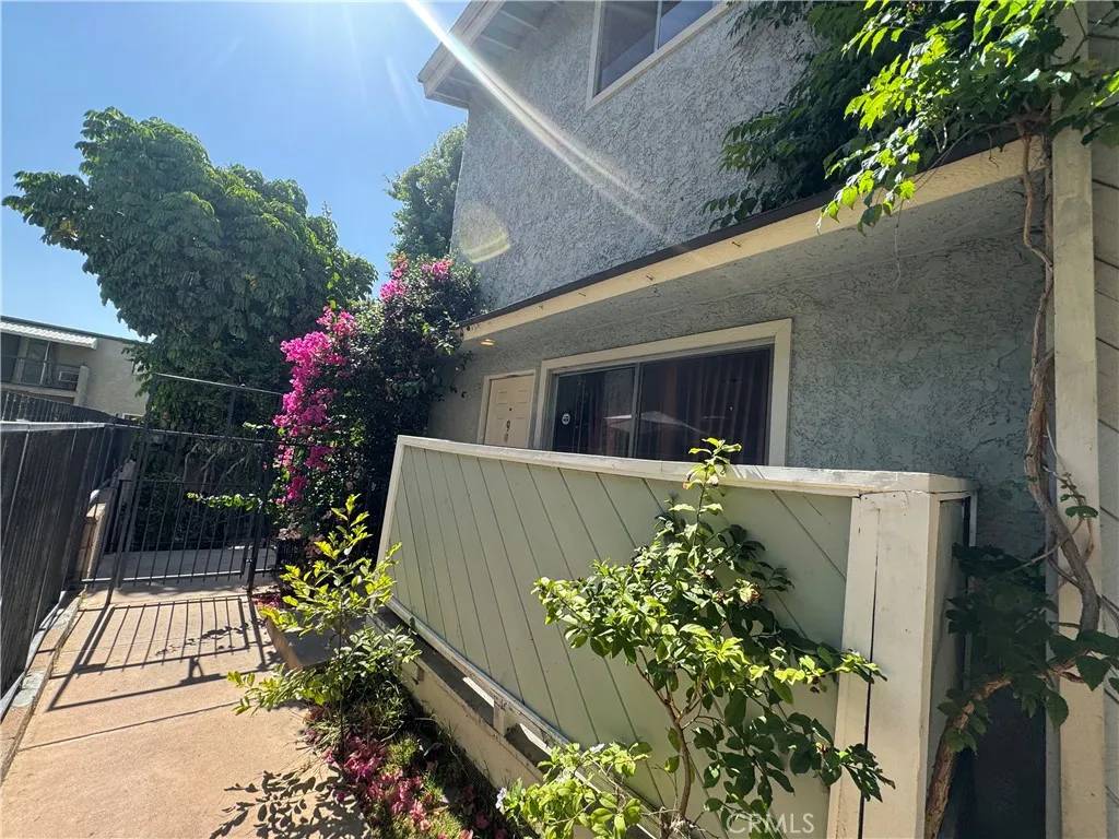 Panorama City, CA 91402,8936 Willis Avenue #9