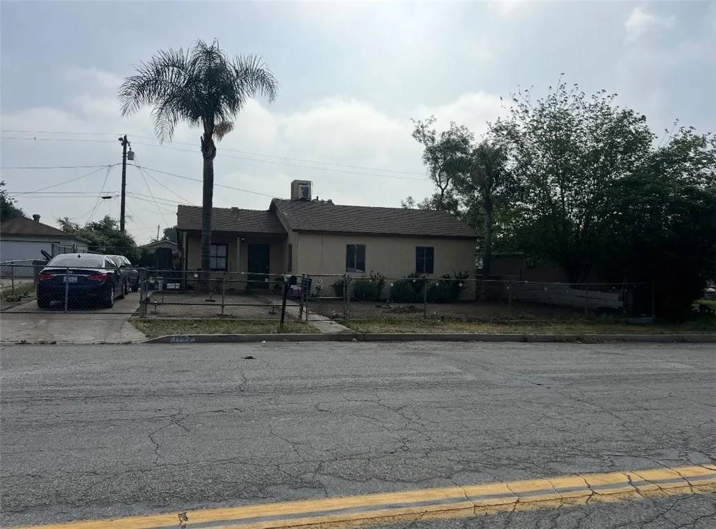 Fontana, CA 92335,9153 Beech Avenue