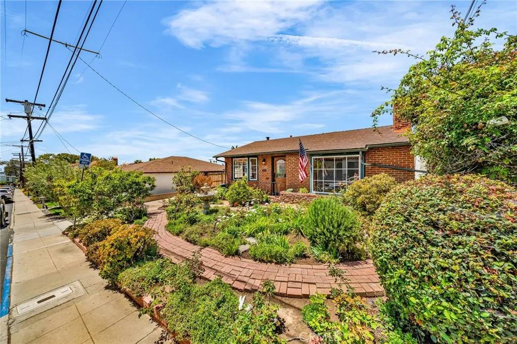 La Jolla, CA 92037,616 Rushville Street