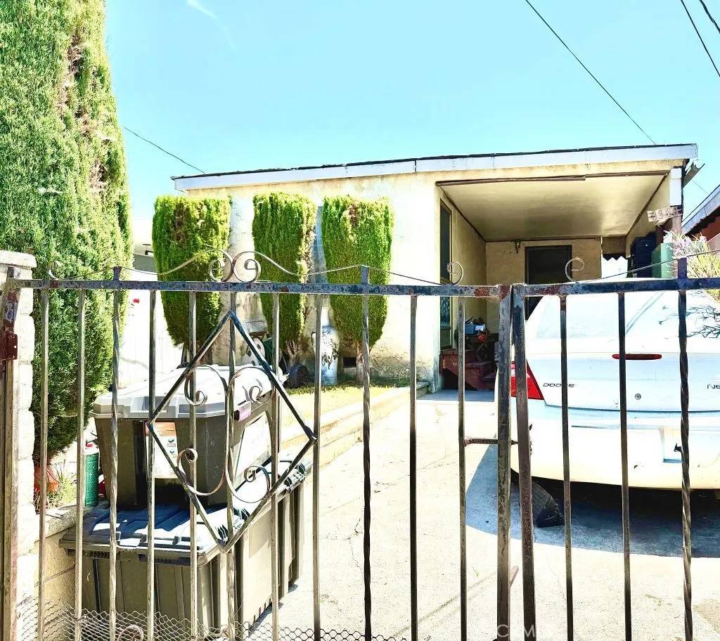 Paramount, CA 90723,8330 Elburg Street