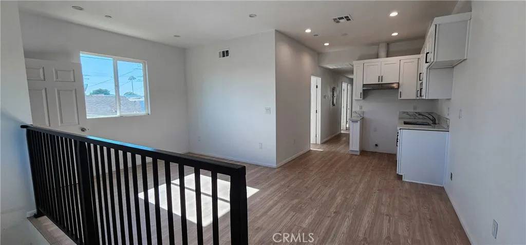 Los Angeles, CA 90001,1521 E 66th Street