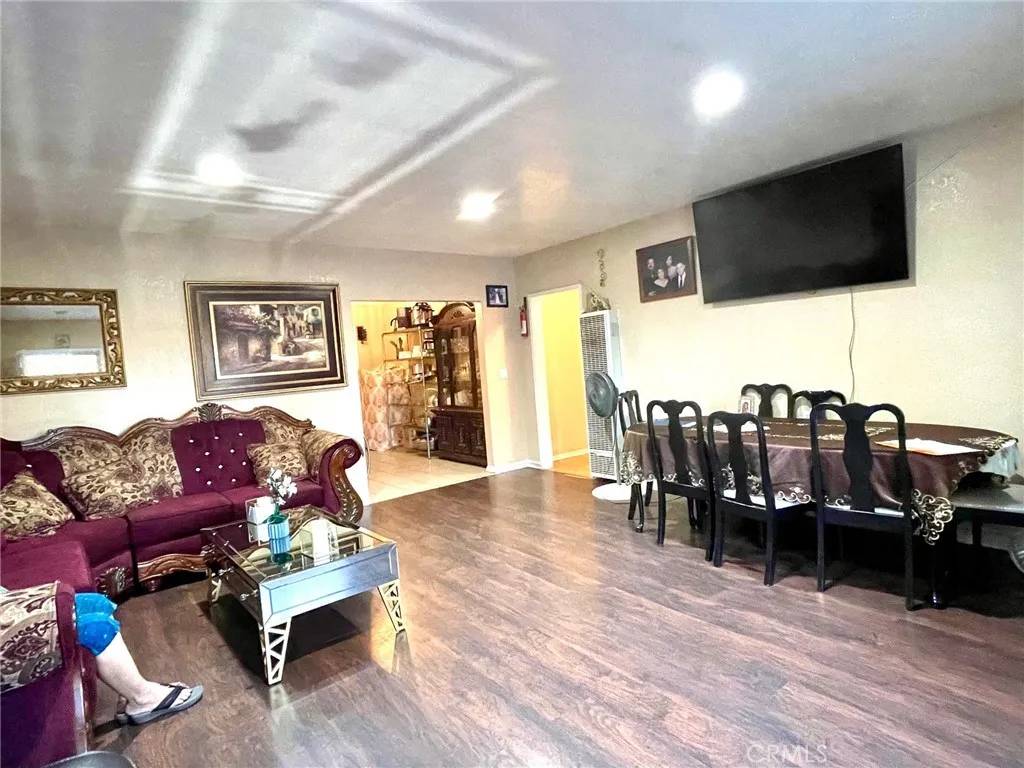 Compton, CA 90221,16427 S Harris Avenue