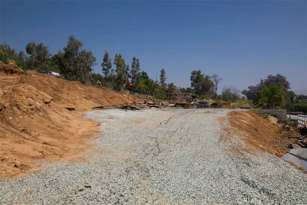 Jurupa Valley, CA 92509,0 Felspar