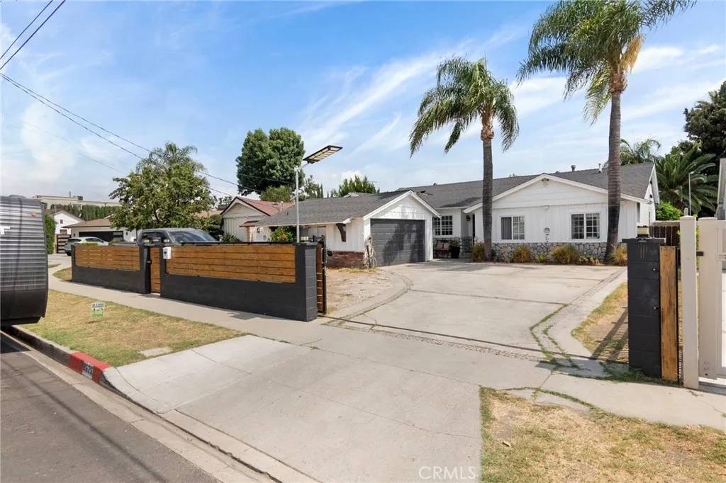 North Hills, CA 91343,8626 Marklein