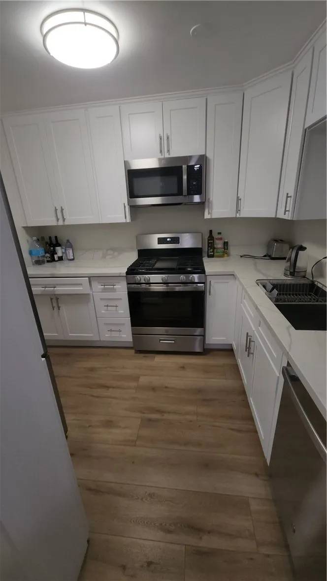 Beverly Hills, CA 90212,9950 Durant Drive #209