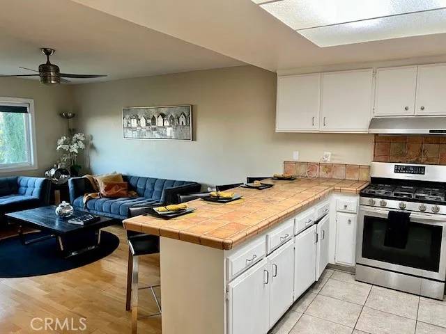 Granada Hills, CA 91344,15654 Hillview #18
