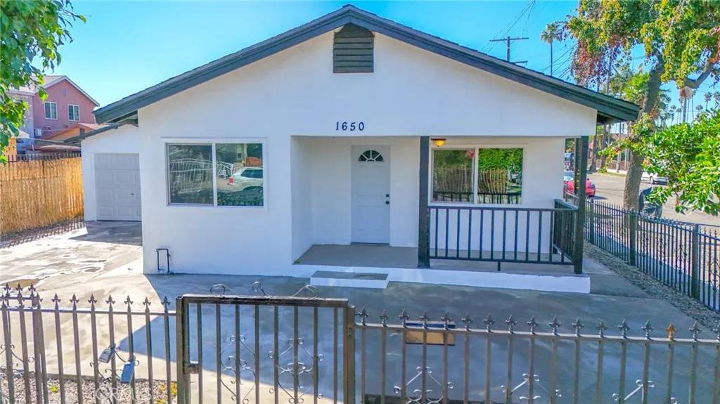 Los Angeles, CA 90001,1650 E 64th