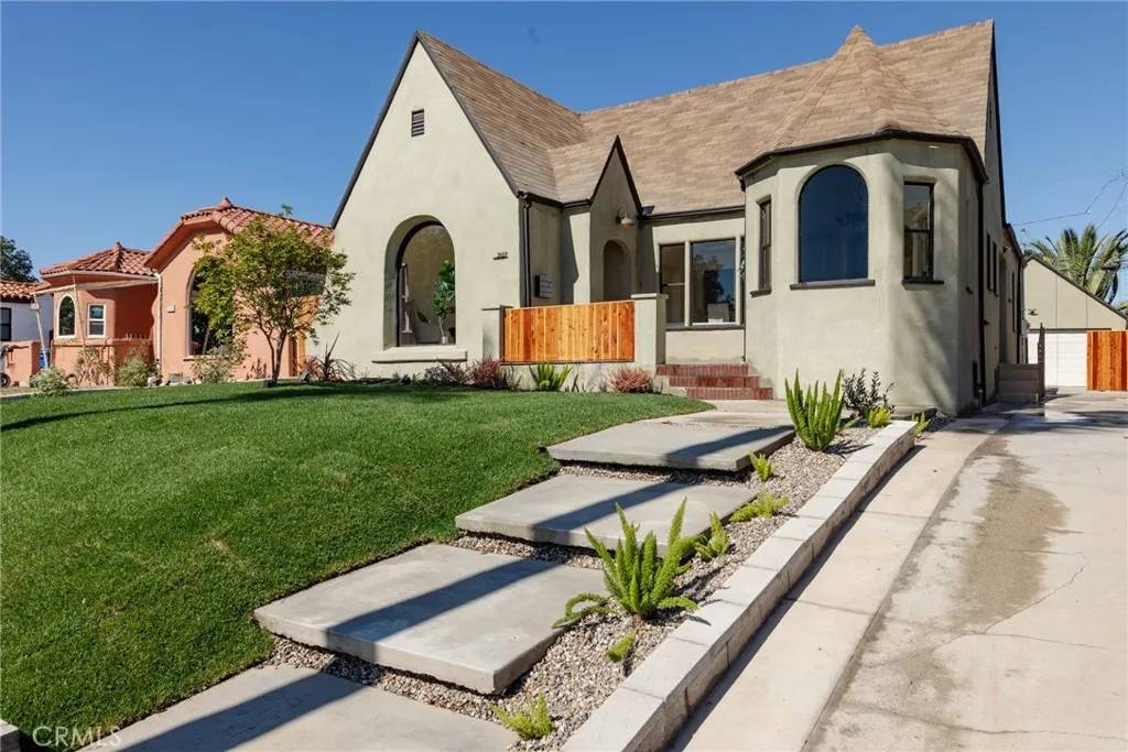 Los Angeles, CA 90047,2127 W 76th