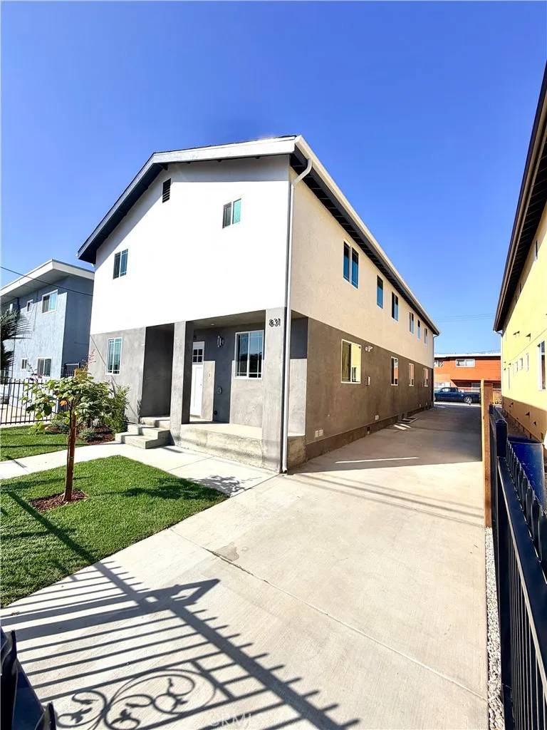 Wilmington, CA 90744,829 W G